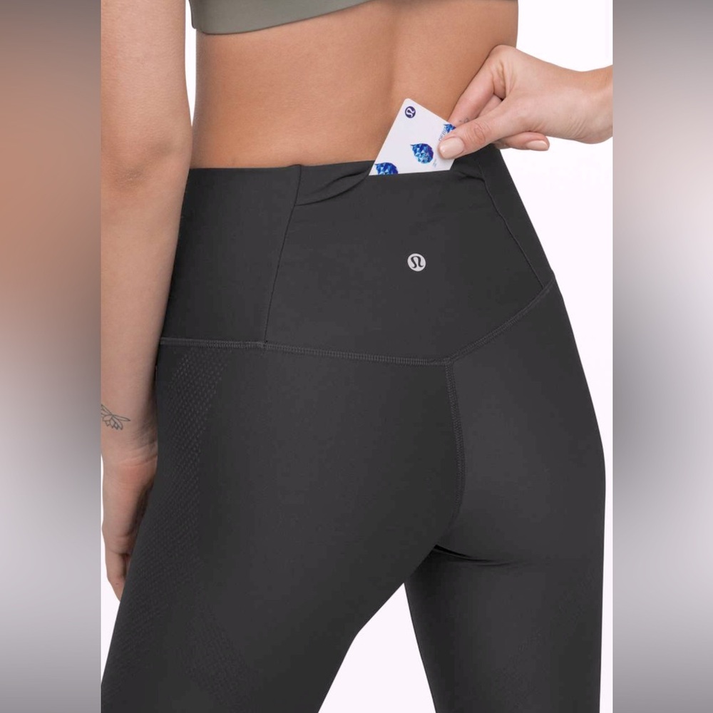 🏃🏻‍♀️RARE🏃🏻‍♀️LULULEMON Mapped Out High-Rise Tight 28" Black/Black Leggings - Picture 6 of 13